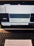 Obraz przedstawia laptopa z którego prowadzone były zajęcia on-line